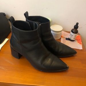Everlane black boss boot